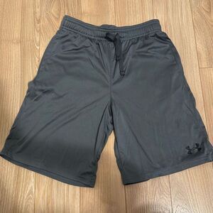 Under armour boys gray shorts size youth medium